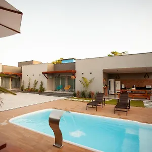 vila-com-6-flats-independentes-wi-fi-300-mbps-piscina-e.hotelsportoseguro.com/